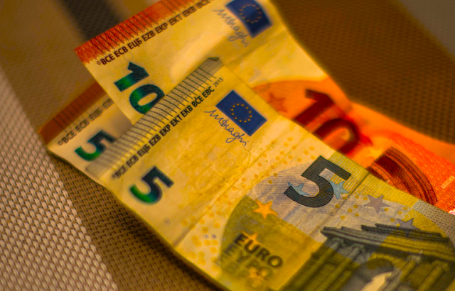 Salary Transparency in France: A Guide for Employers