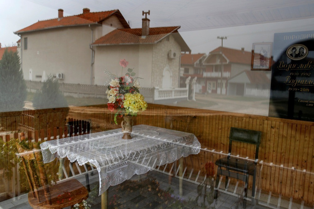 serbia-bungalow-cemeteries-4