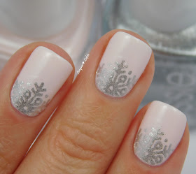 Essie winter 2015 Aprés Chic mit Peak Show Weihnachts Nail Art