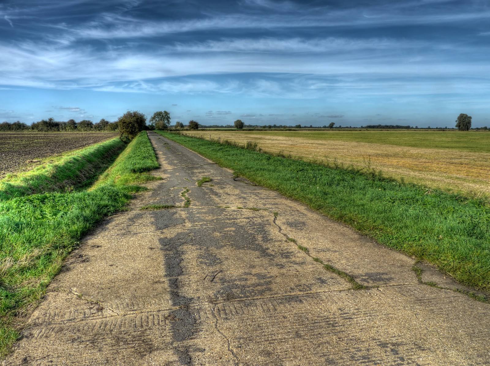 P1190270_1_2_3_4_5_6_tonemapped.jpg