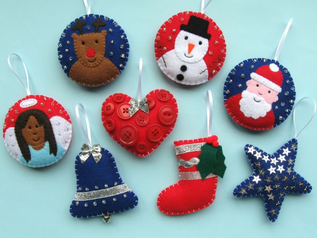 http://bugsandfishes.blogspot.co.uk/2015/10/felt-christmas-baubles-for-creativity.html