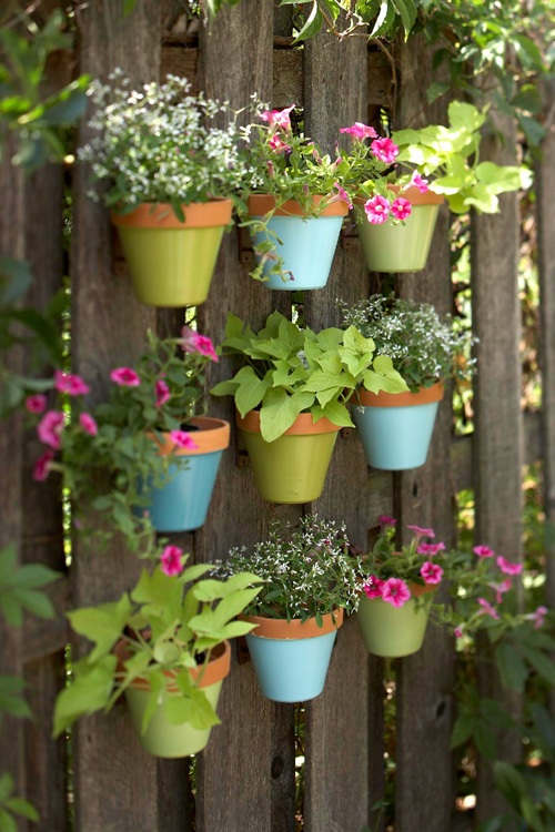 Fresh Garden News: Vertical Gardening: Fence Materials and Garden ...