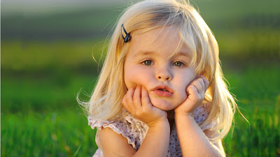 Cute Little Girl Wallpaper