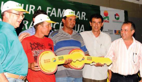Dia da agricultura familiar mobiliza produtores.