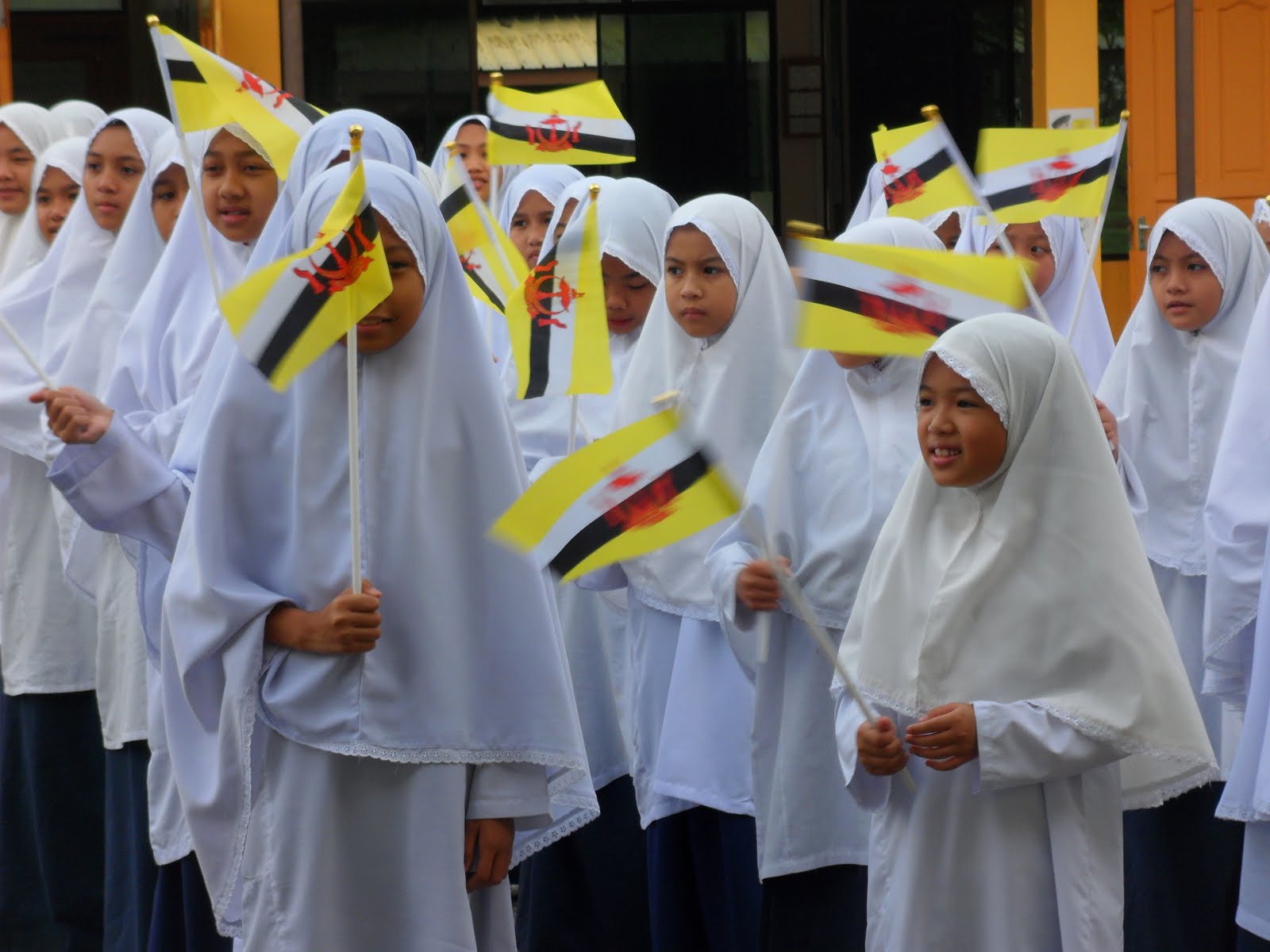 SEKOLAH RENDAH DANAU TUTONG II: Majlis Sambutan Hari 