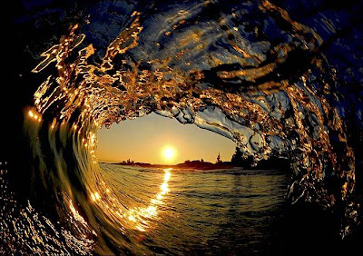 Amazing photographs of waves Seen On www.coolpicturegallery.net