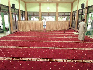 Cara Membuat Karpet Masjid Wangi