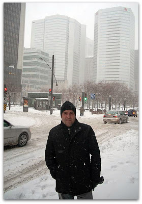 Todo nevado con la Plaza Victoria de fondo