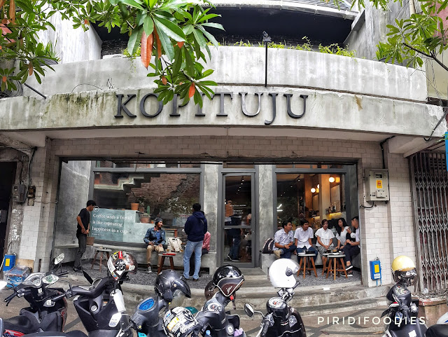 cafe keren di malang