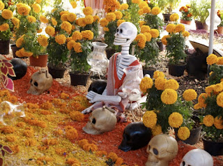 flores y calaveras