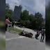 (Video) 'Kau tak gentle pakai helmet, kalau berani tangan kosong!' - 2 penunggang motosikal bergaduh sambil sembang sampai babi boleh terbang