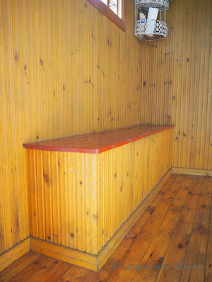 lingonberryhouse, mökki, saunan pukuhuone, summer cottage, changing room, sisustus, maalaus