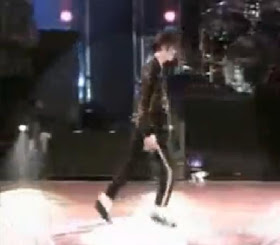 gerakan moonwalk michael jackson gerakan moonwalk michael jackson