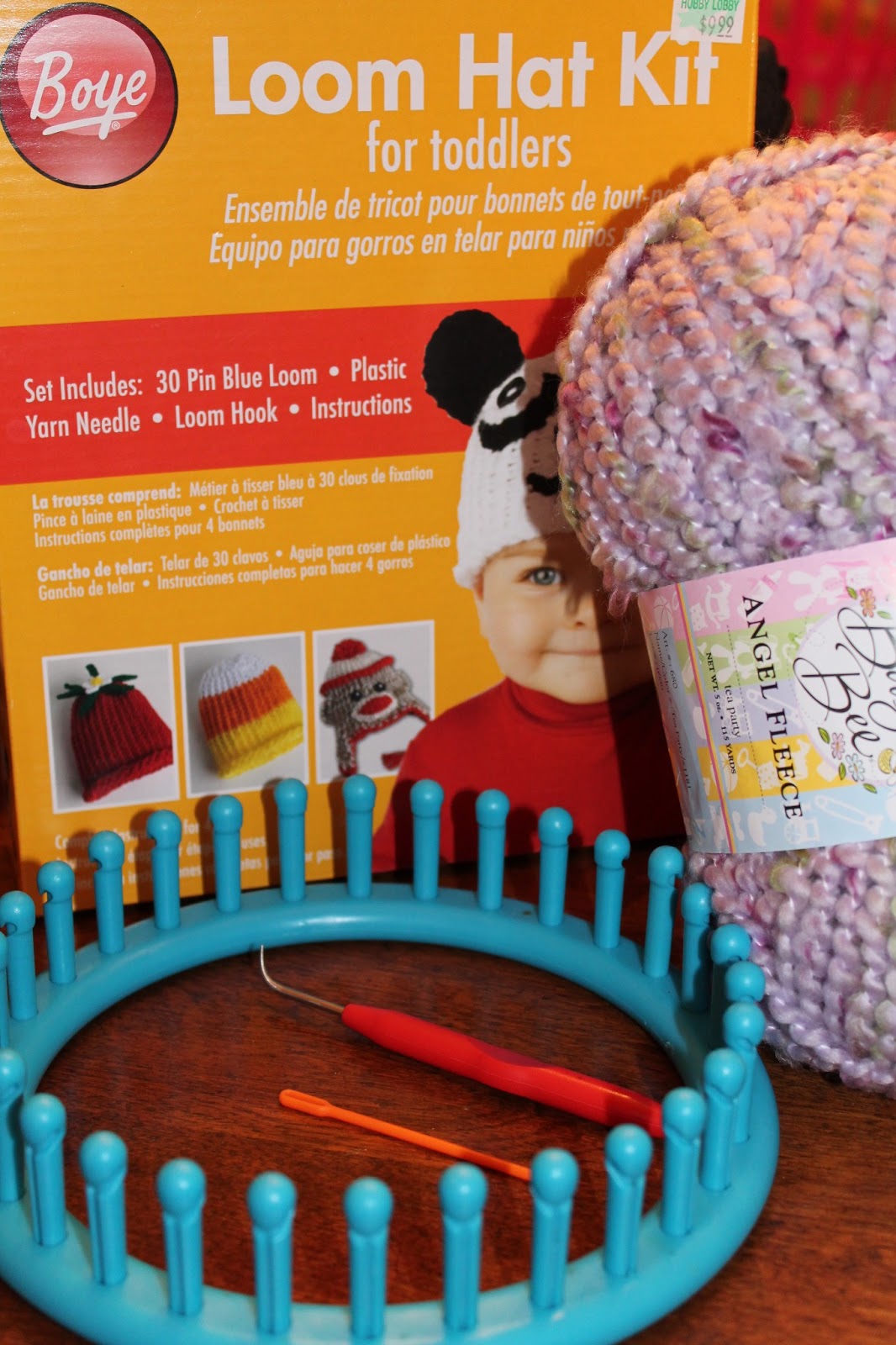 My Creative Mommy: Knitting A Hat On A Loom (and adding a pom pom!)