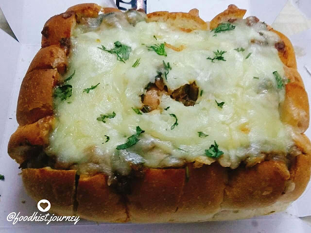 Masala Pav Pull Apart at Pizza Adda, Khar west , Mumbai, Pizza