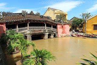 El Puente japones de Hoi An durante las inundaciones producidas por el tifón Molave en Octubre de 2020