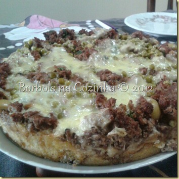 torta de po integral, recheada com carne moda e aveia em flocos