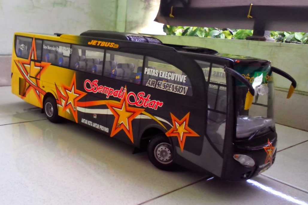 Kreasi Miniatur  Bus  Sempati Star Trayek Banda Aceh Medan 