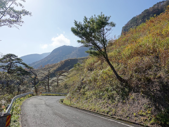 大山環状道路からの船上山の眺望