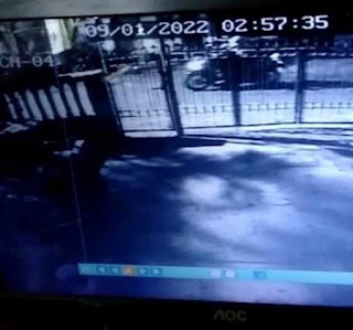 Bandit Curanmor Tertangkap CCTV Ketika Beraksi di Kedung Klinter Surabaya 