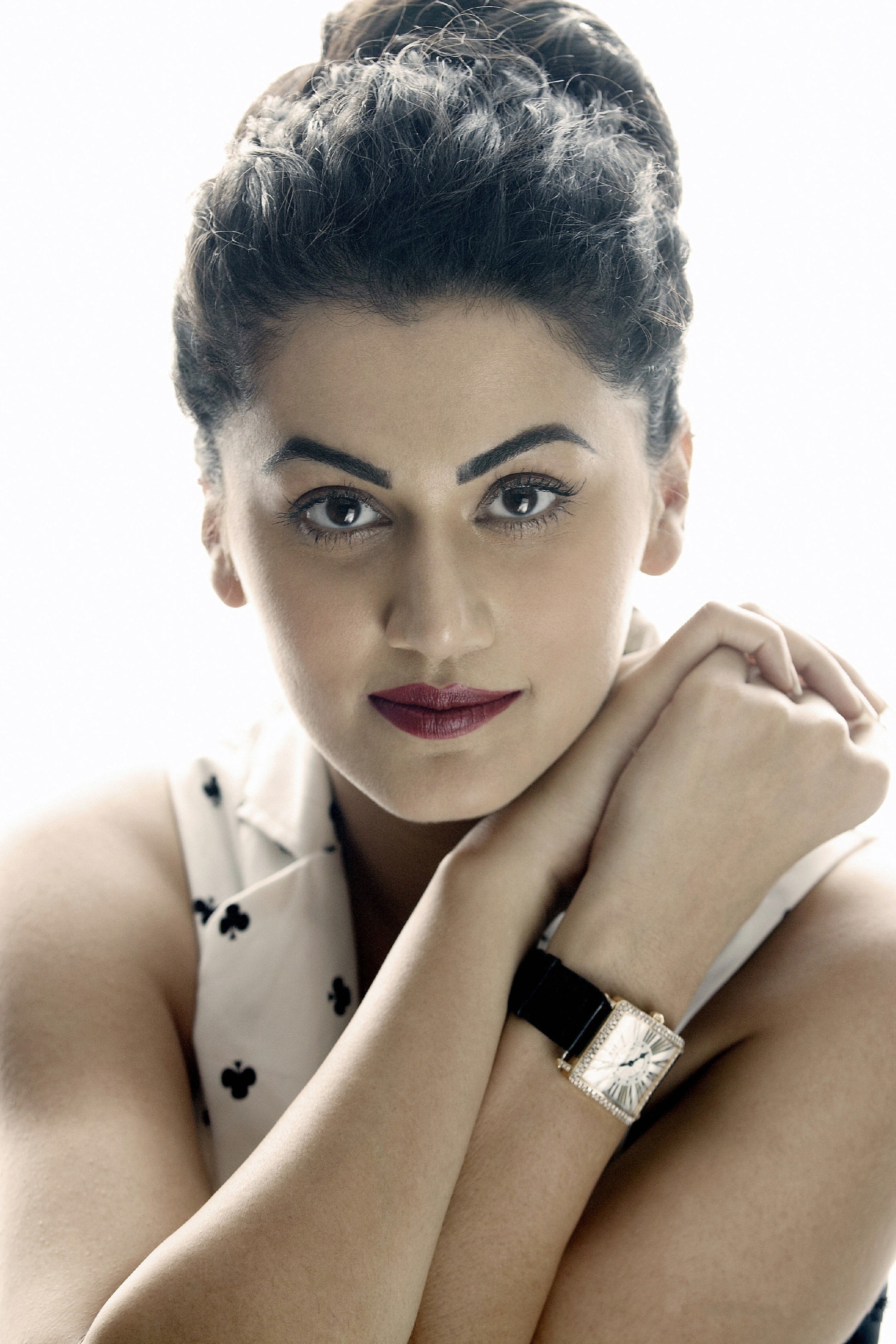 Taapsee Pannu UHD HD & High-Resolution Photo