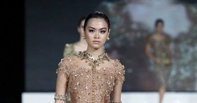  Kebaya  Wisuda  Warna  Kuning  Emas  Ceria Bulat o