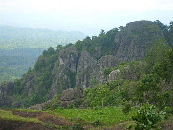 puncak-gunung-gede-nglanggeran