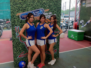 Essanne Yuxuan Singapore Sexy Model Sexy Blue Dress Tiger Beer Advertising 10