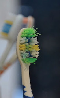 Maintain the cleanliness and replacement Toothbrush