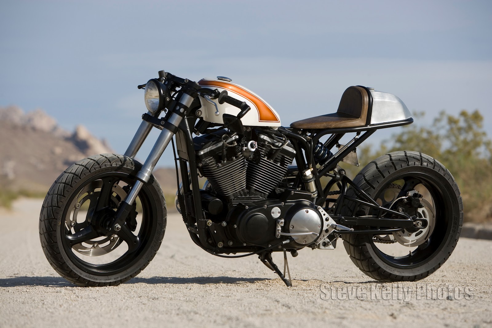 Harley Sportster Cafe Racer Mulato Return of the Cafe Racers