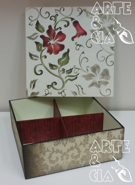 Caixa de MDF com Stencil Duplo - Flor Vermelha - Arte & Cia (dentro)