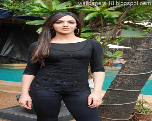 Esha Deol Photoshoot in Simple Dress