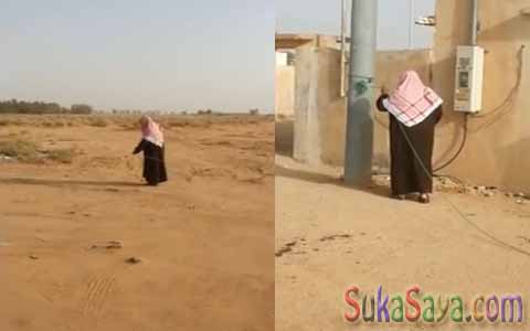 Kakek Tua Buat Sholat Berjamaah Di Masjid