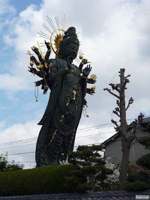 高野山真言宗興徳寺准堤観音像