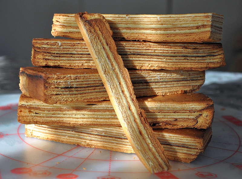 Everybody Eats Well in Flanders: Indonesian Kueh Lapis 