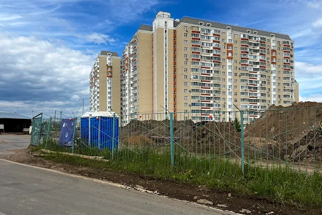 Казеевский переулок, строительная площадка путепровода, жилой комплекс «Юрлово»