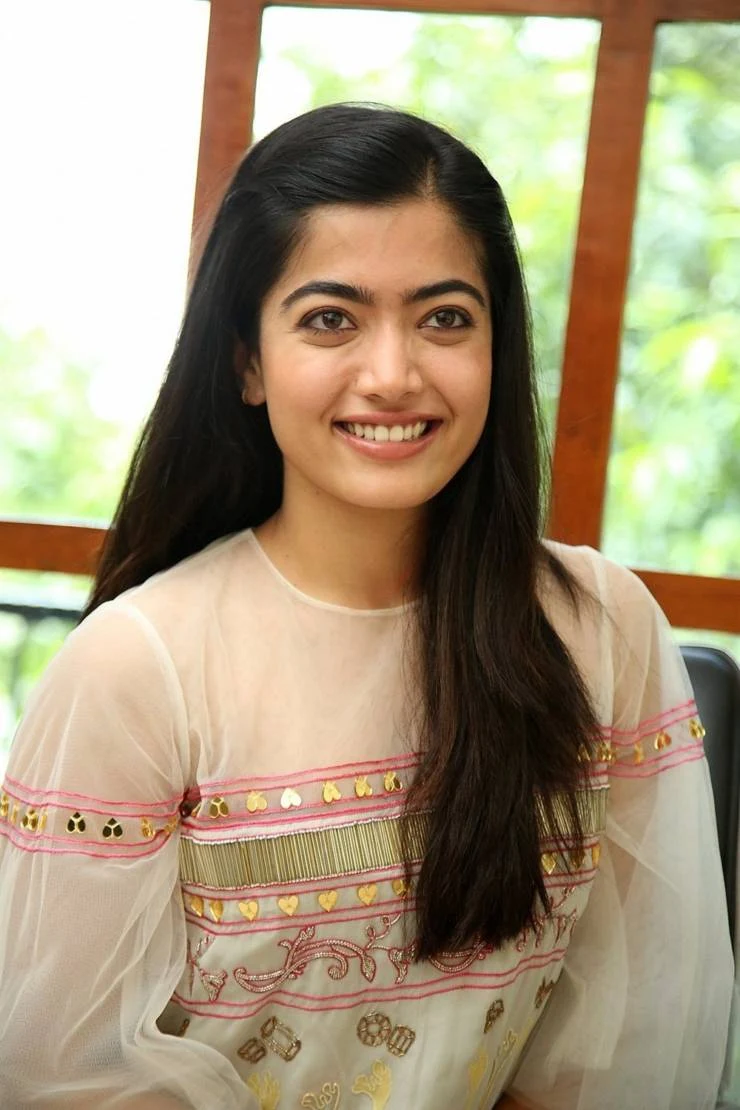 Indian Beautiful Girl Rashmika Mandanna Long hair Face