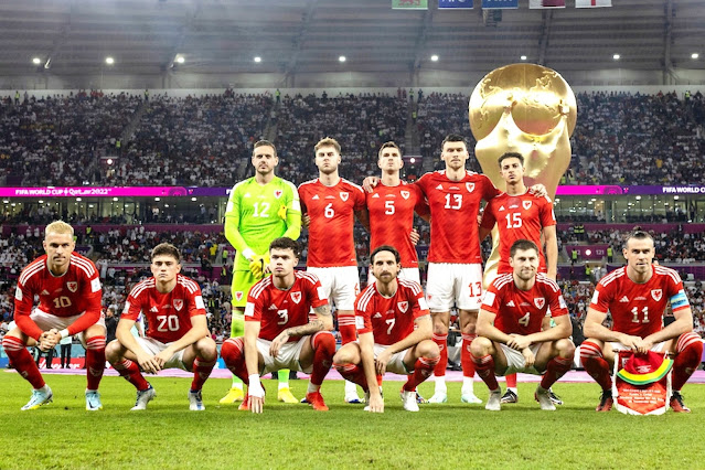 SELECCIÓN DE GALES. Temporada 2022-23. Danny Ward, Joe Rodon, Chris Mepham, Ethan Ampadu. Aaron Ramsey, Daniel James, Neco Williams, Joe Allen, Ben Davies, Gareth Bale. SELECCIÓN DE GALES 0 SELECCIÓN DE INGLATERRA 3 Martes 29/11/2022, 20:00 horas. XXII Copa Mundial de fútbol de la FIFA Catar 2022, fase de grupos, Grupo B, jornada 2. Municipio de Rayán, Catar, estadio Áhmad bin Alí: 44.267 espectadores. GOLES: ⚽0-1: 50’, Marcus Rashford. ⚽0-2: 51’, Phil Foden. ⚽0-3: 68’, Marcus Rashford.