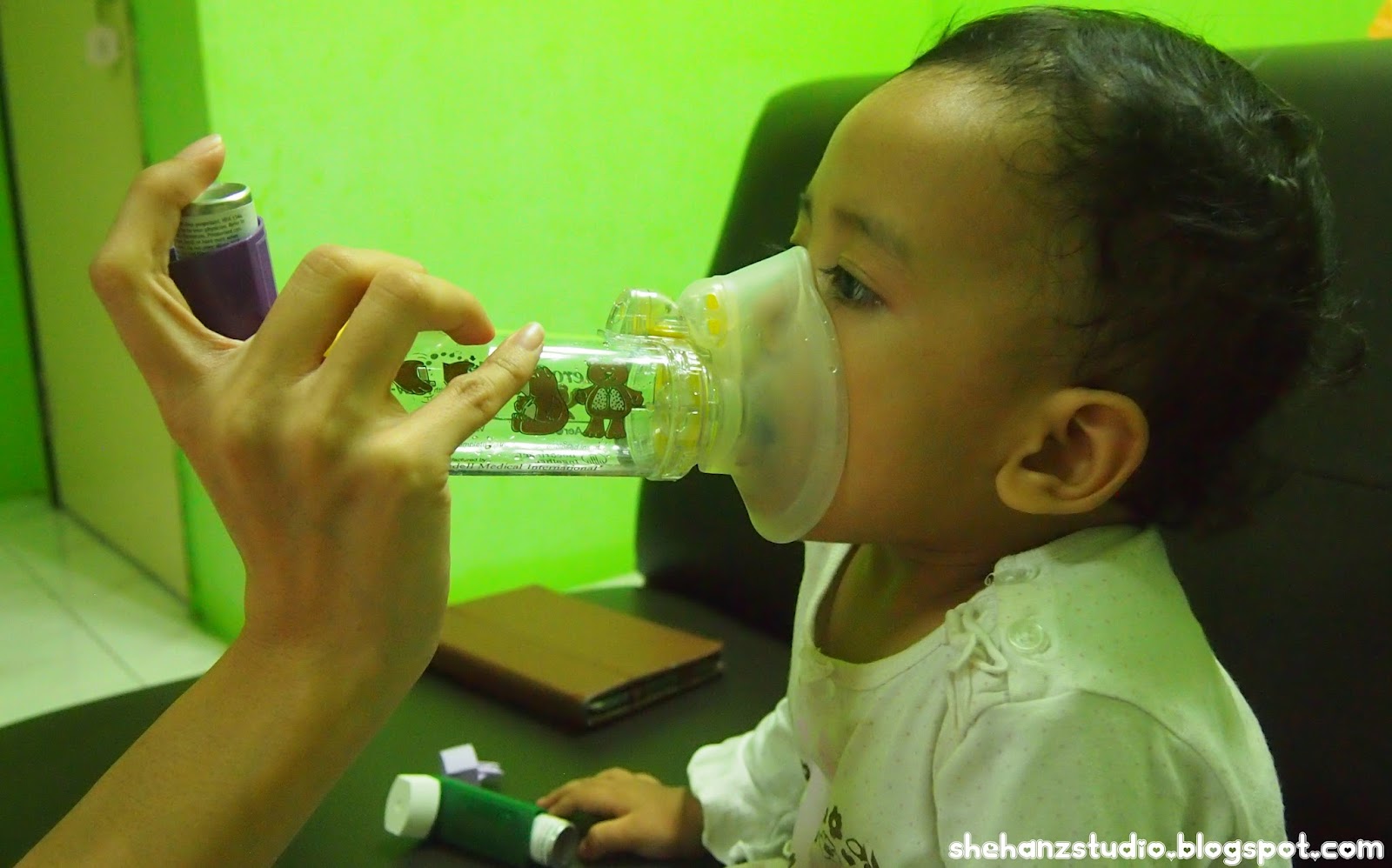Mommy's Diary of Life: AEROCHAMBER & INHALER. HOW TO USE?