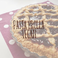 http://pane-e-marmellata.blogspot.it/2013/03/crostata-vegan-buonissima.html