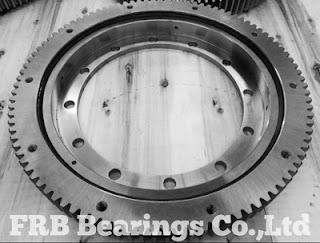 Slewing ring bearings