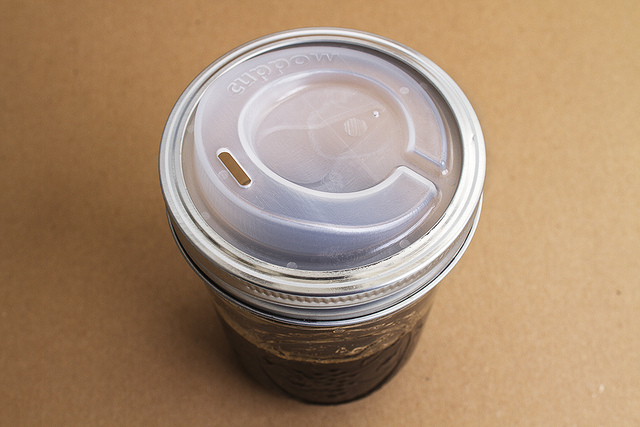 Cuppow: transforma um pote de vidro em copo