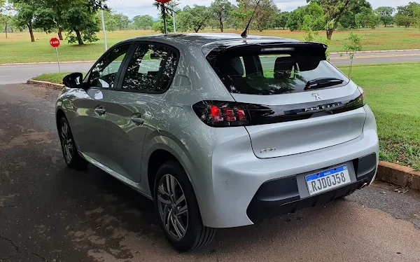 Novo Peugeot 208 1.0 Turbo Firefly