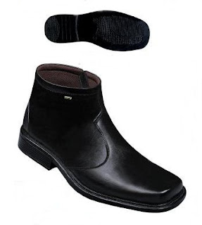 Sepatu boots kulit pria