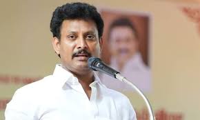 மீண்டும் தள்ளிப்போகிறது பள்ளி திறப்பு?? அமைச்சர் ஆலோசனை 