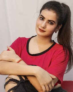 Arshi Bharti Hot Images | Actress Arshi Bharti Hot & Latest Images | Arshi Bharti Hot & Sexy images | Arshi Bharti Tarak Mehta Ka Oolta Chashma Hot smiling pics