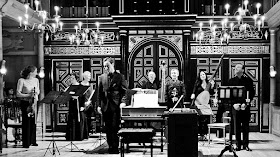 Jonathan Cohen and Arcangelo at an earlier concert at the Sam Wanamaker Playhouse - - photo credit Andrea Liu