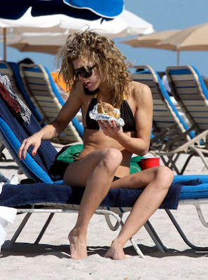 Hollywood Actress Annalynne Mccord Bikini Pics From Beach