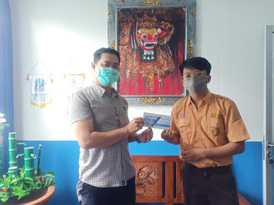 Pemberian Beasiswa Lomba Video Review Xiaomi SMartband 4 - Mi Band 4 - Celluler World - SMK TI Bali Global Badung (