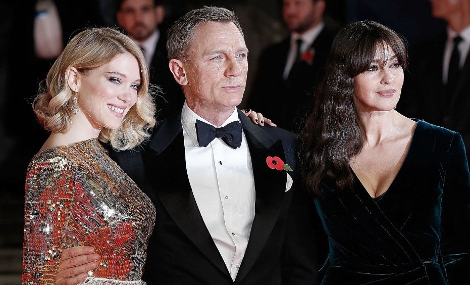 Daniel Craig,Lea Seydoux & Monica Bellucci at the Spectre premiere Red carpet